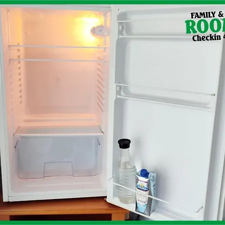 Deine Pension, Family & Friends P3, 5 Beds, 25qm, Check-in 4pm 5am