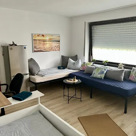 Deine Pension, Family & Friends P3, 5 Beds, 25qm, Check-in 4pm 5am Affittacamere *