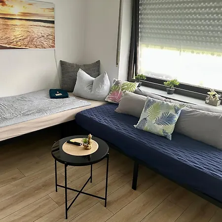 Deine Pension, Family & Friends P3, 5 Beds, 25qm, Check-in 4pm 5am Affittacamere